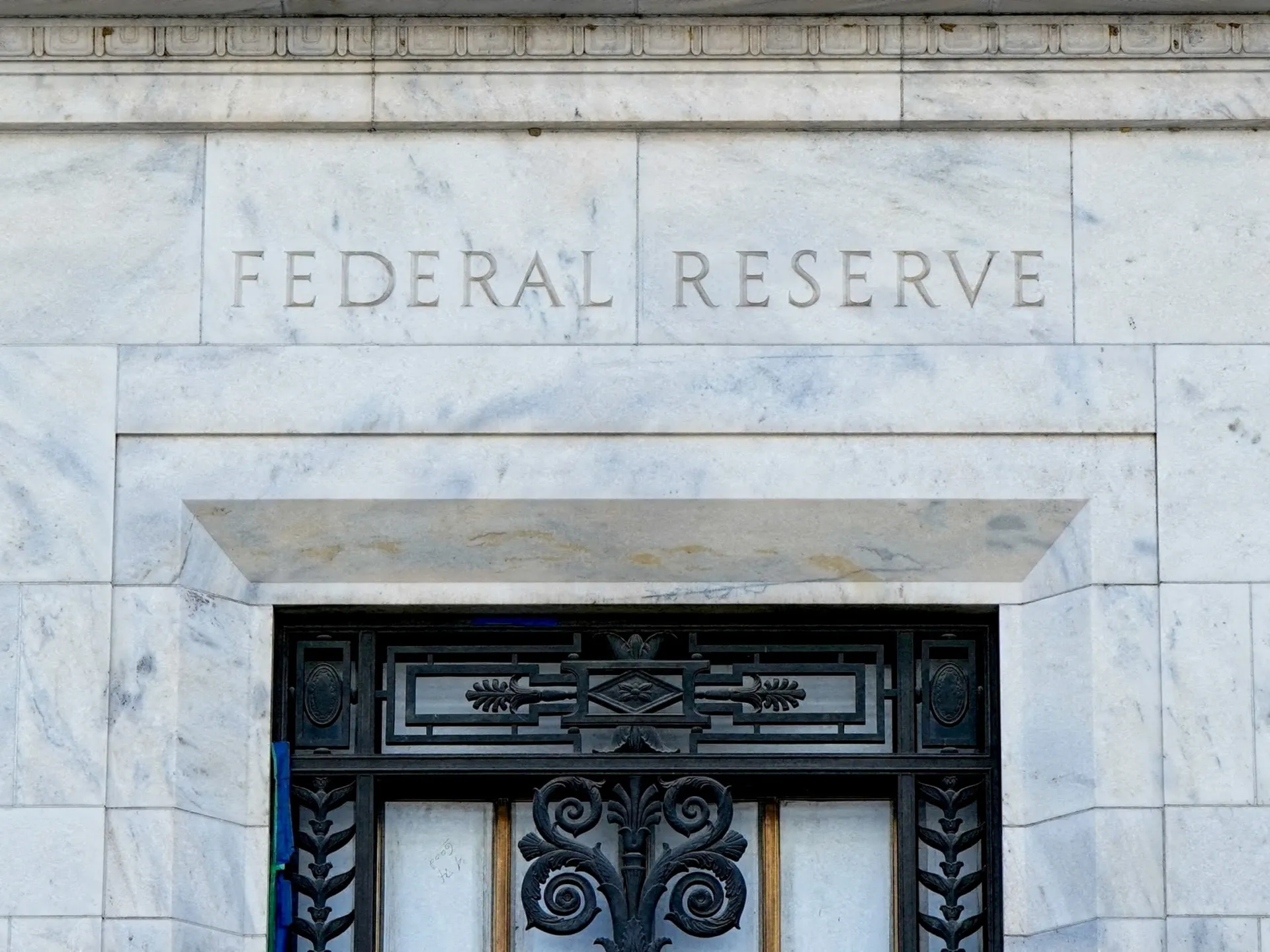 Rezerva Federală a SUA menține dobânzile neschimbate în ultima reuniune condusă de Jerome Powell