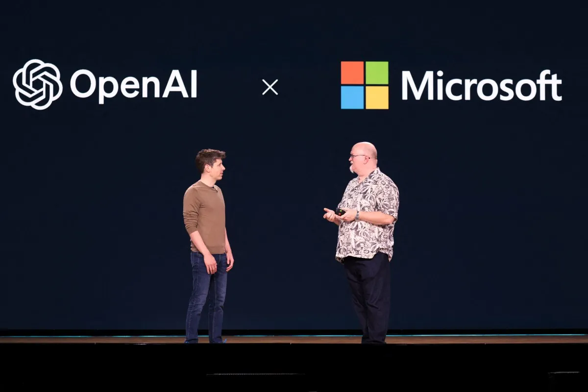 Satya Nadella spune că este pregătit să 'exploateze' noul acord cu OpenAI