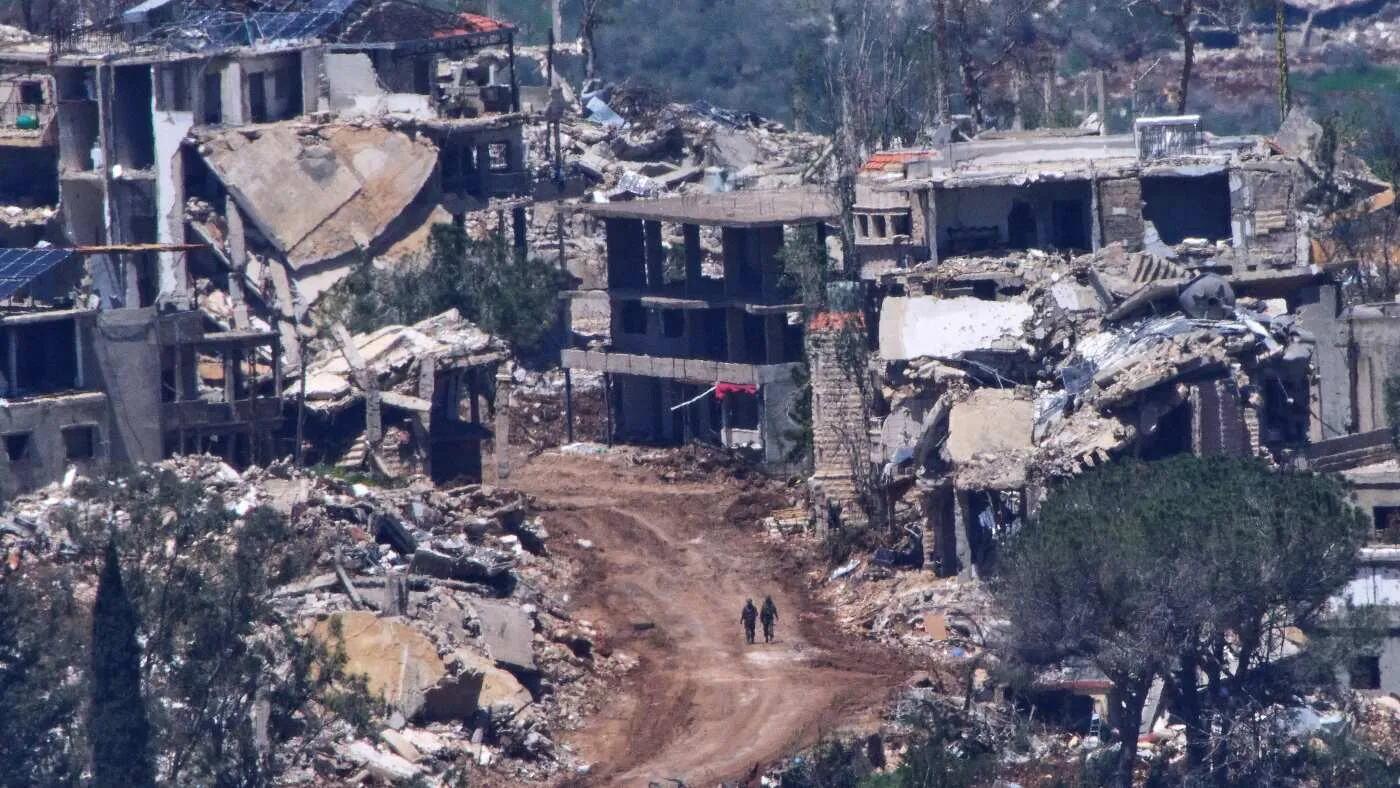 Oglindind Gaza, Israel distruge orașe și sate în sudul Libanului