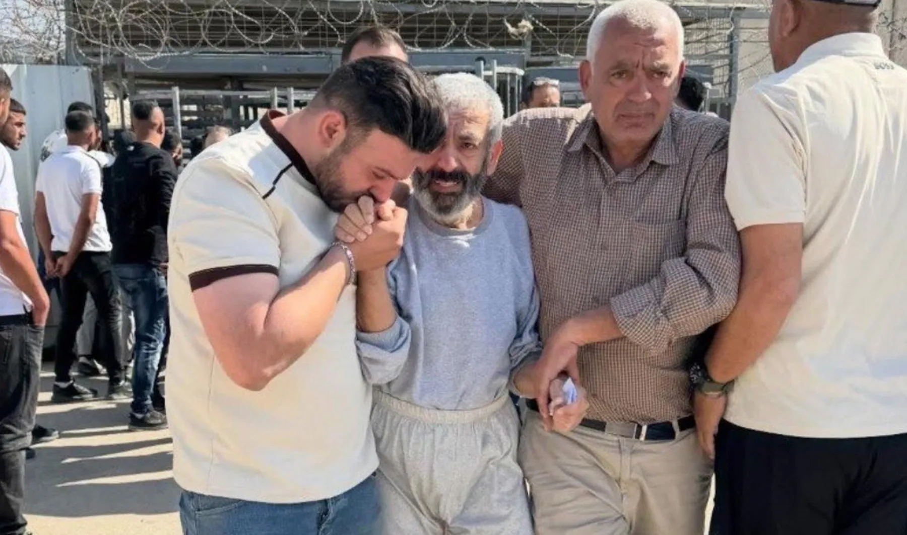 Jurnalistul palestinian eliberat din închisoarea israeliană, de nerecunoscut