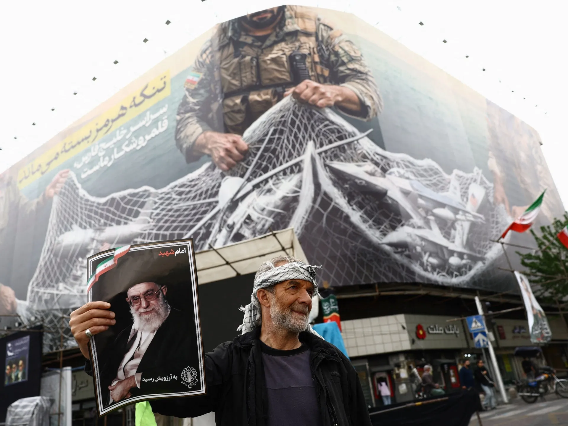 Războiul din Iran: Ce se întâmplă în ziua 63, pe măsură ce Trump semnalează posibile atacuri