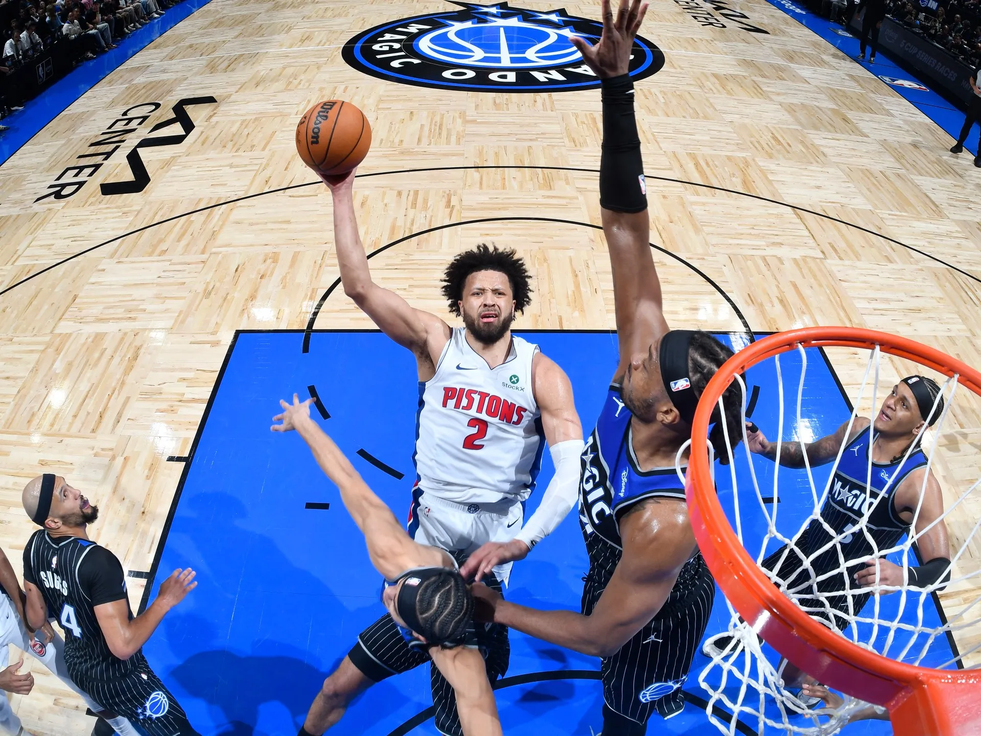 Pistons și Raptors supraviețuiesc, iar Lakers avansează în playoff-ul NBA