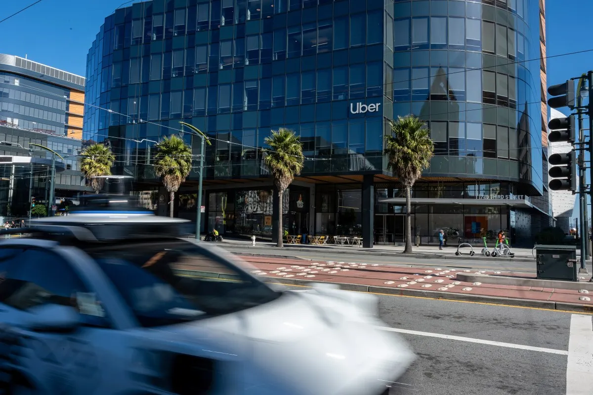 Uber vrea să transforme milioanele sale de șoferi într-o rețea de senzori pentru companiile de mașini autonome