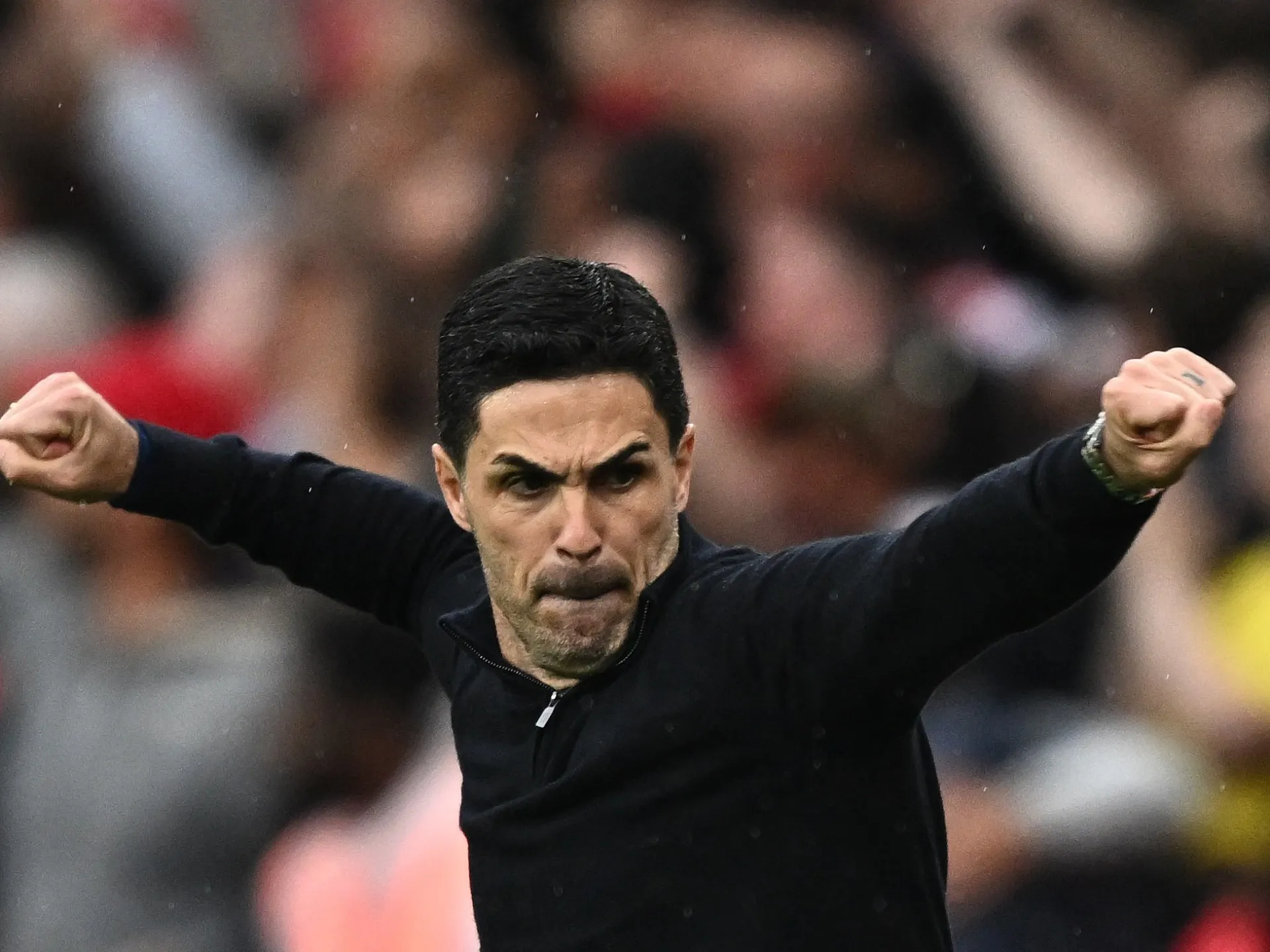 Arsenal zdrobește Fulham și se distanțează la șase puncte de Manchester City în lupta pentru titlu