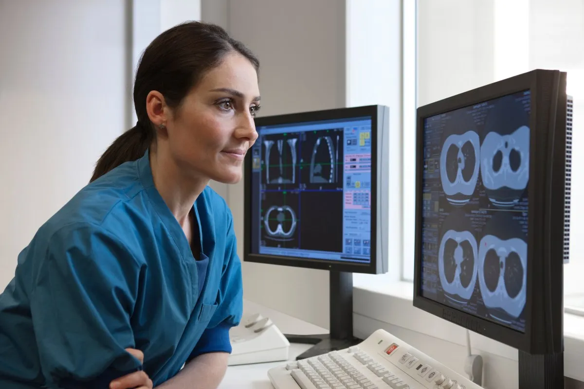 Studiu Harvard: Inteligența artificială, mai precisă decât medicii de la urgențe în diagnosticare