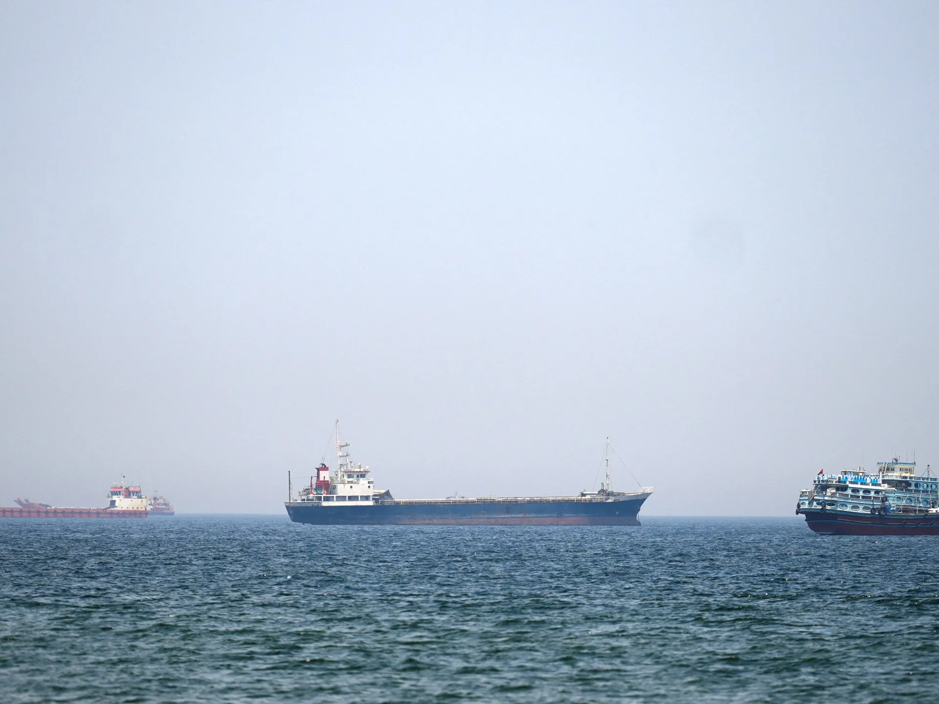 Trump anunță că SUA vor „elibera” navele blocate în Strâmtoarea Hormuz: o mișcare cu riscuri majore