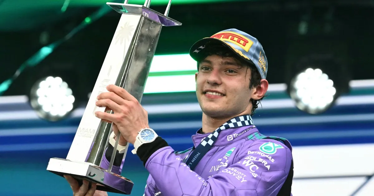 Kimi Antonelli scrie istorie în Miami: al treilea pole position transformat în victorie consecutivă în Formula 1