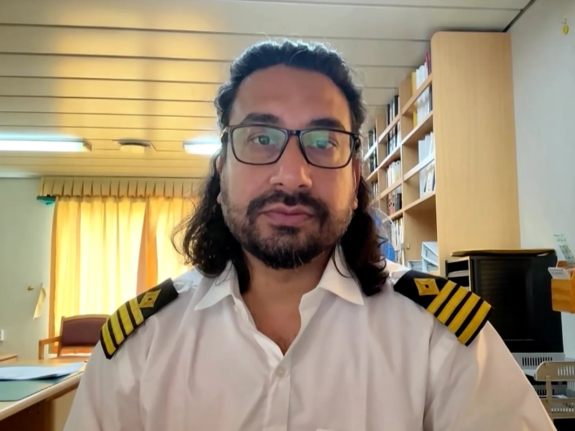 Căpitanul avertizează: „Nicio navă nu va fi erou” riscând tranzitul prin Strâmtoarea Hormuz