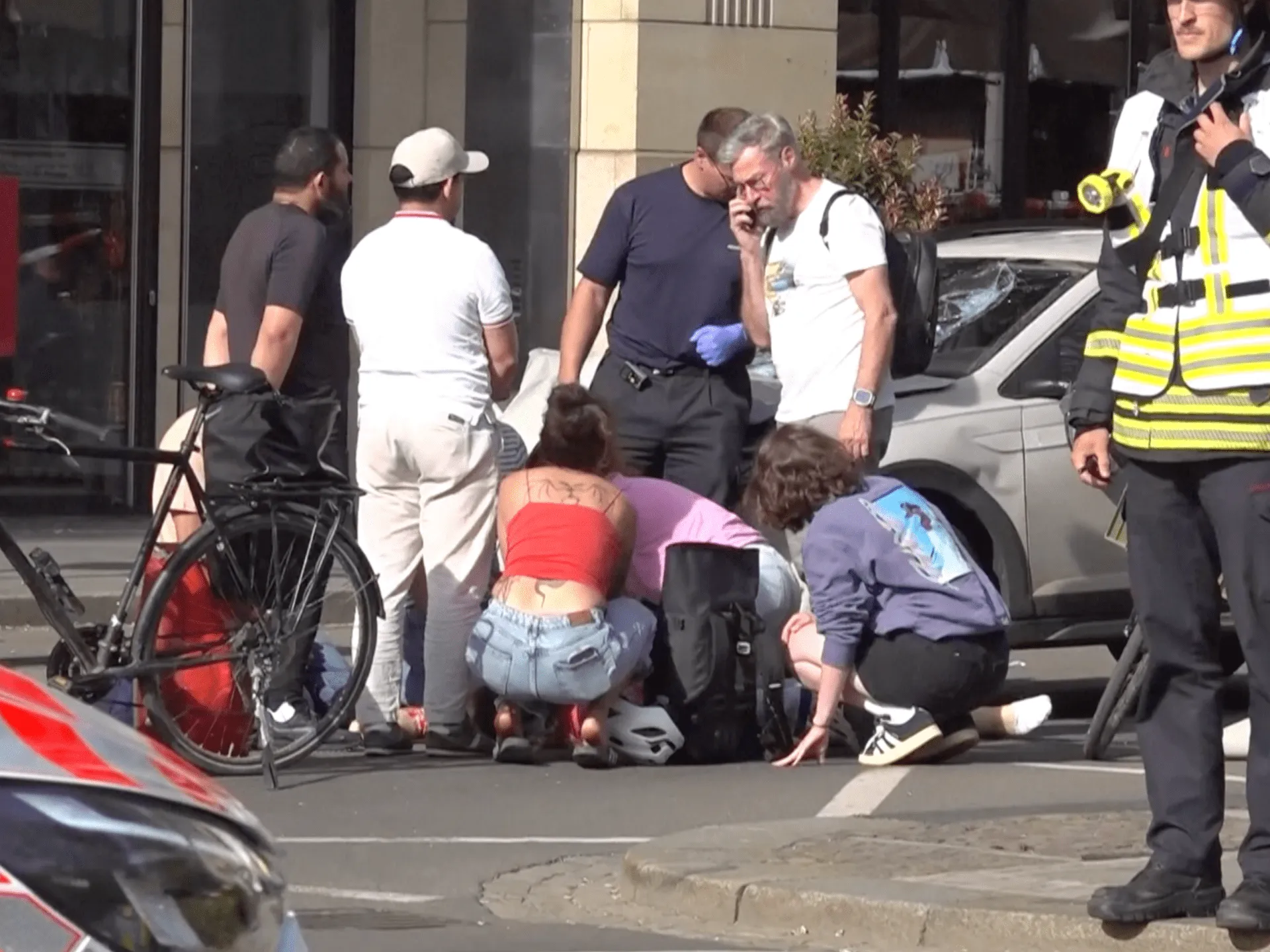 Mașină lovește pietonii în centrul Leipzigului, Germania: doi morți și mai mulți răniți