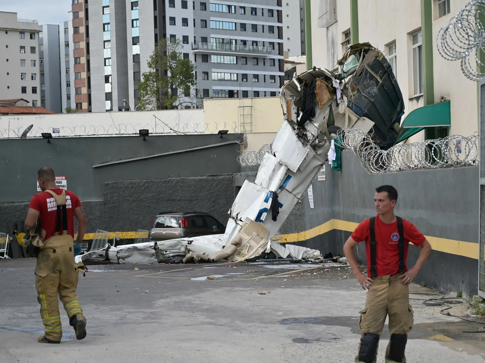Accident aviatic în Brazilia: un avion de mici dimensiuni s-a prăbușit peste o clădire rezidențială, trei persoane au decedat