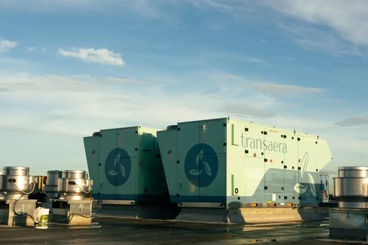 Amazon pariază pe o tehnologie de dezumidificare bazată pe un material premiat cu Nobel pentru a-și reduce consumul de energie