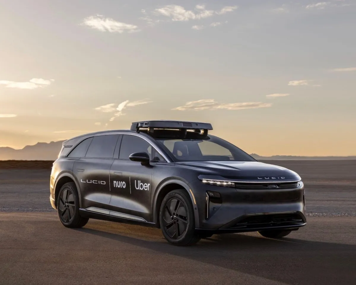 Nuro primește permisul pentru testarea fără șofer a SUV-urilor Lucid Gravity, înaintea lansării serviciului Uber Robotaxi