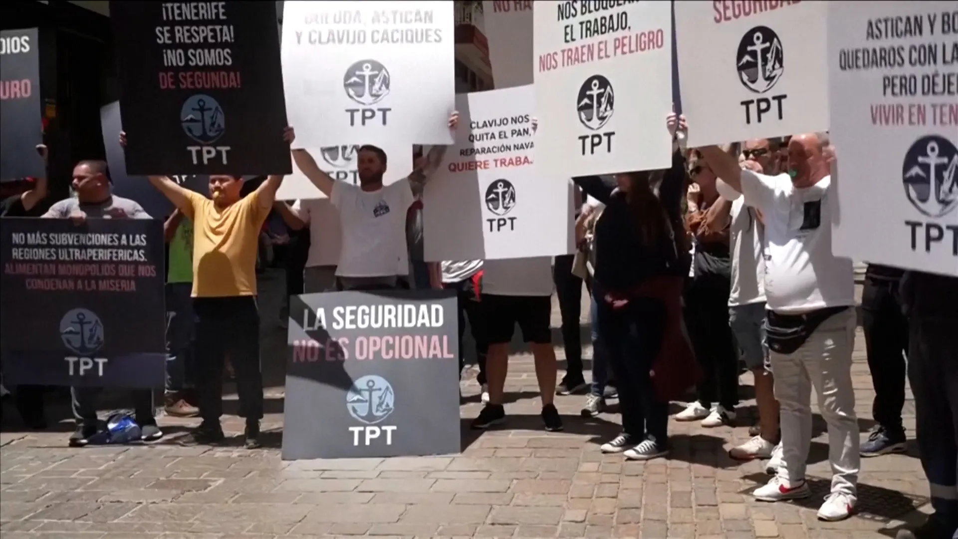 Proteste în Insulele Canare pe măsură ce o navă de croazieră afectată de virus se îndreaptă spre port