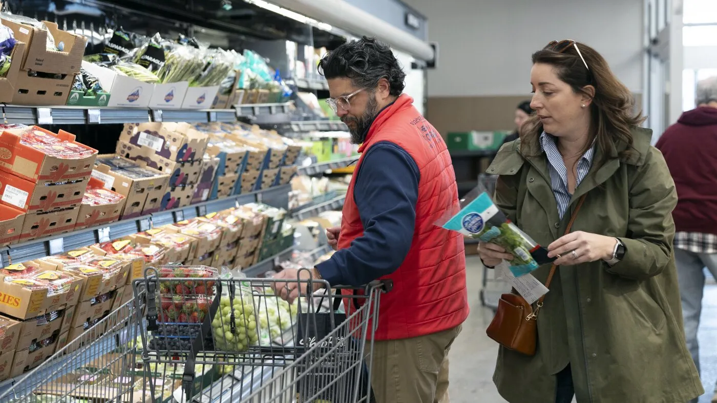 Cumpărătorii atenți la buget alimentează boom-ul magazinelor alimentare discount