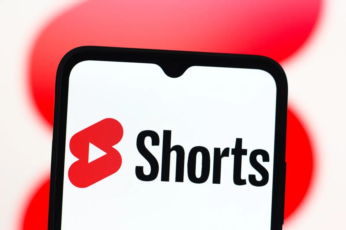 YouTube Shorts cucerește ecranul mare: 2 miliarde de ore vizionate lunar pe televizoare