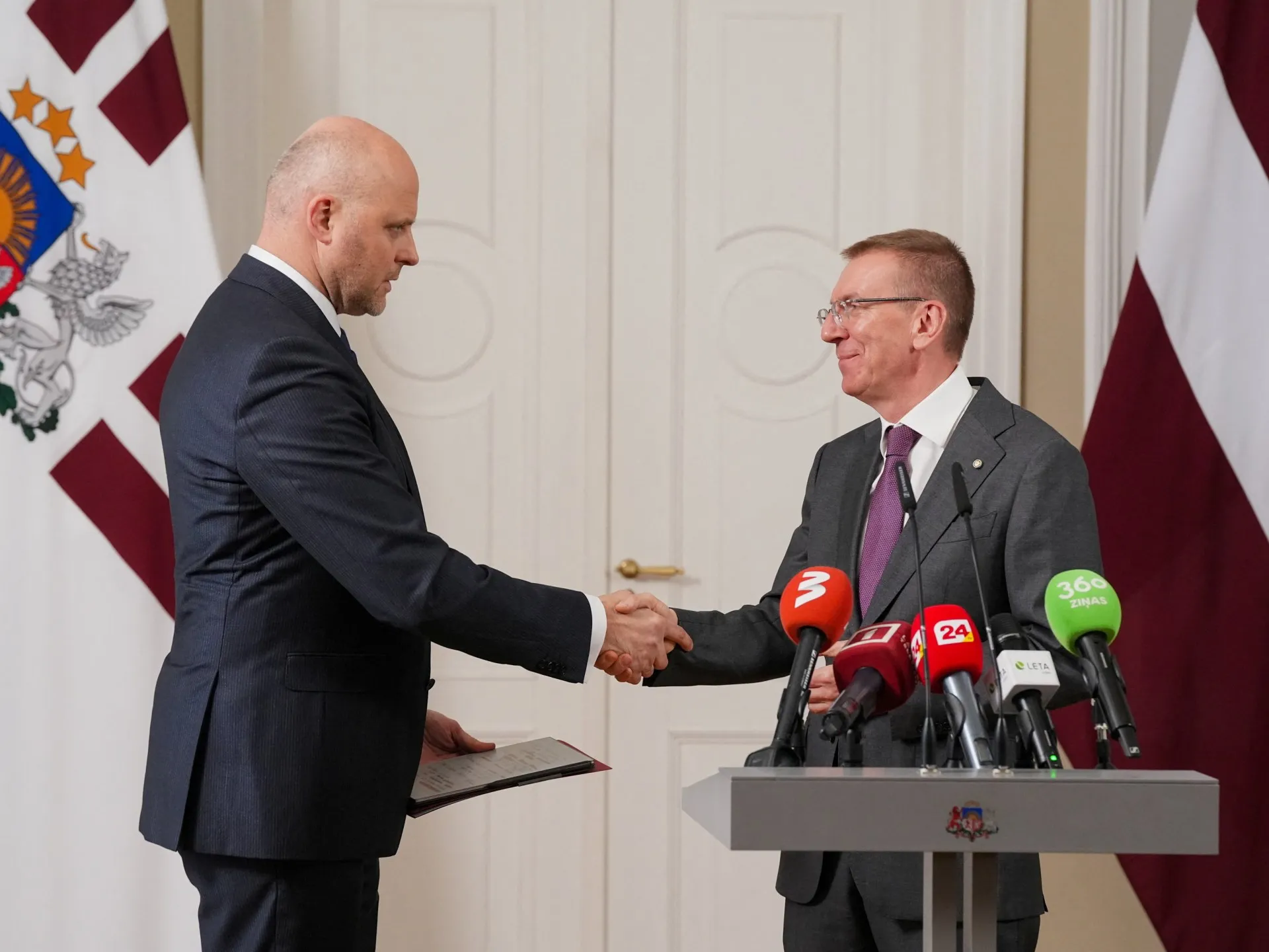 Președintele Letoniei îl desemnează pe liderul opoziției să formeze un nou guvern