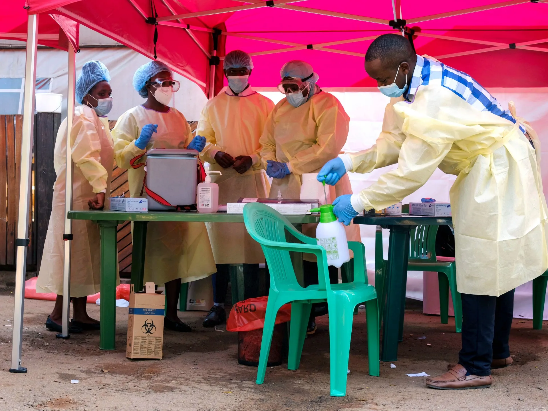 Republica Democrată Congo se confruntă cu o nouă epidemie de Ebola, în timp ce criza umanitară se adâncește