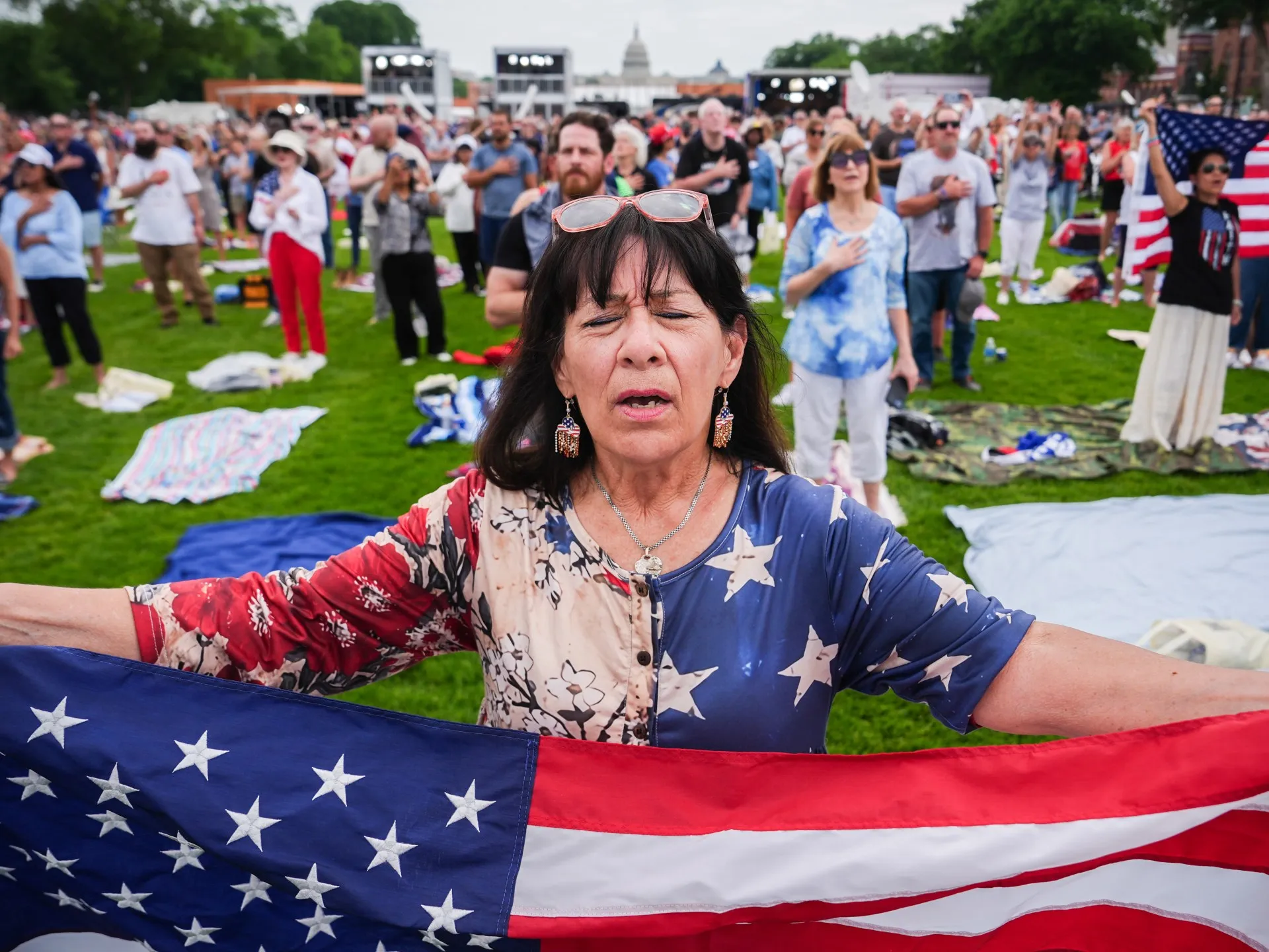 Trump organizează un miting de rugăciune pentru „rededicarea” SUA ca „o națiune sub Dumnezeu”