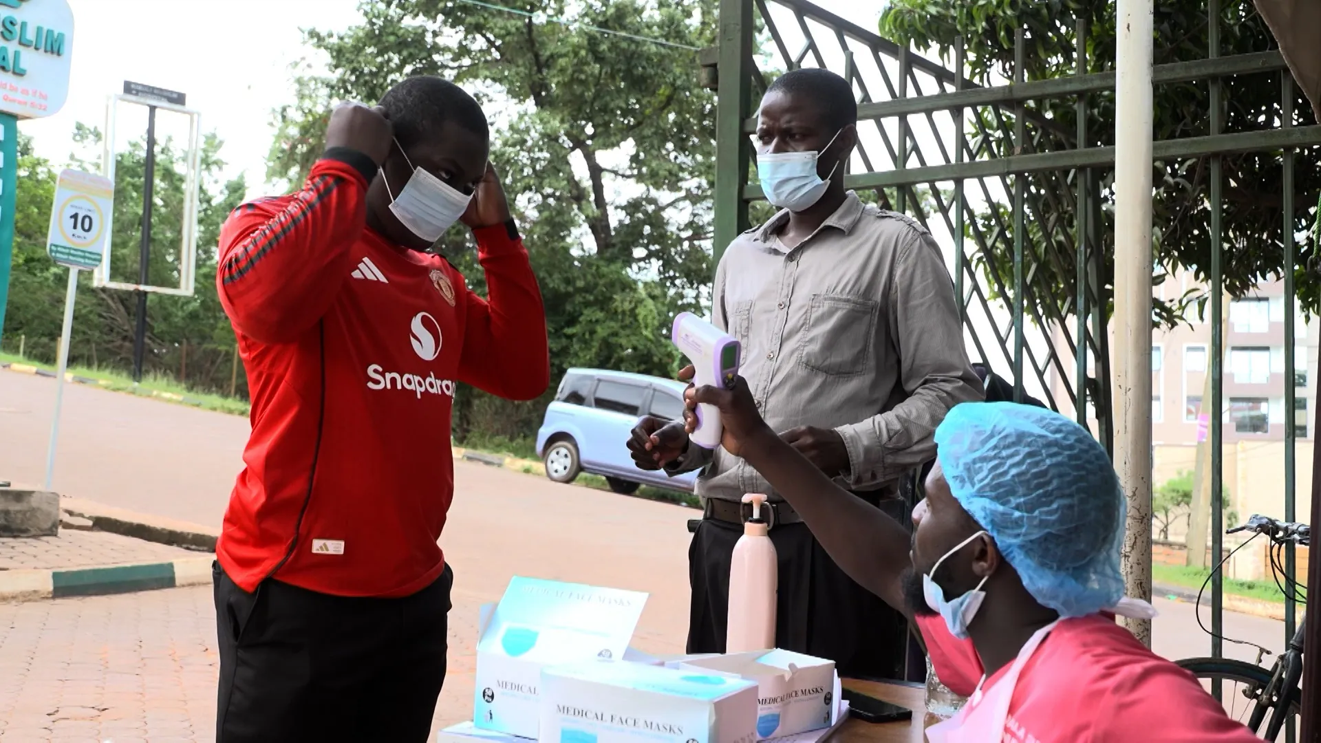 Uganda răspunde cu măsuri de urgență la epidemia de Ebola