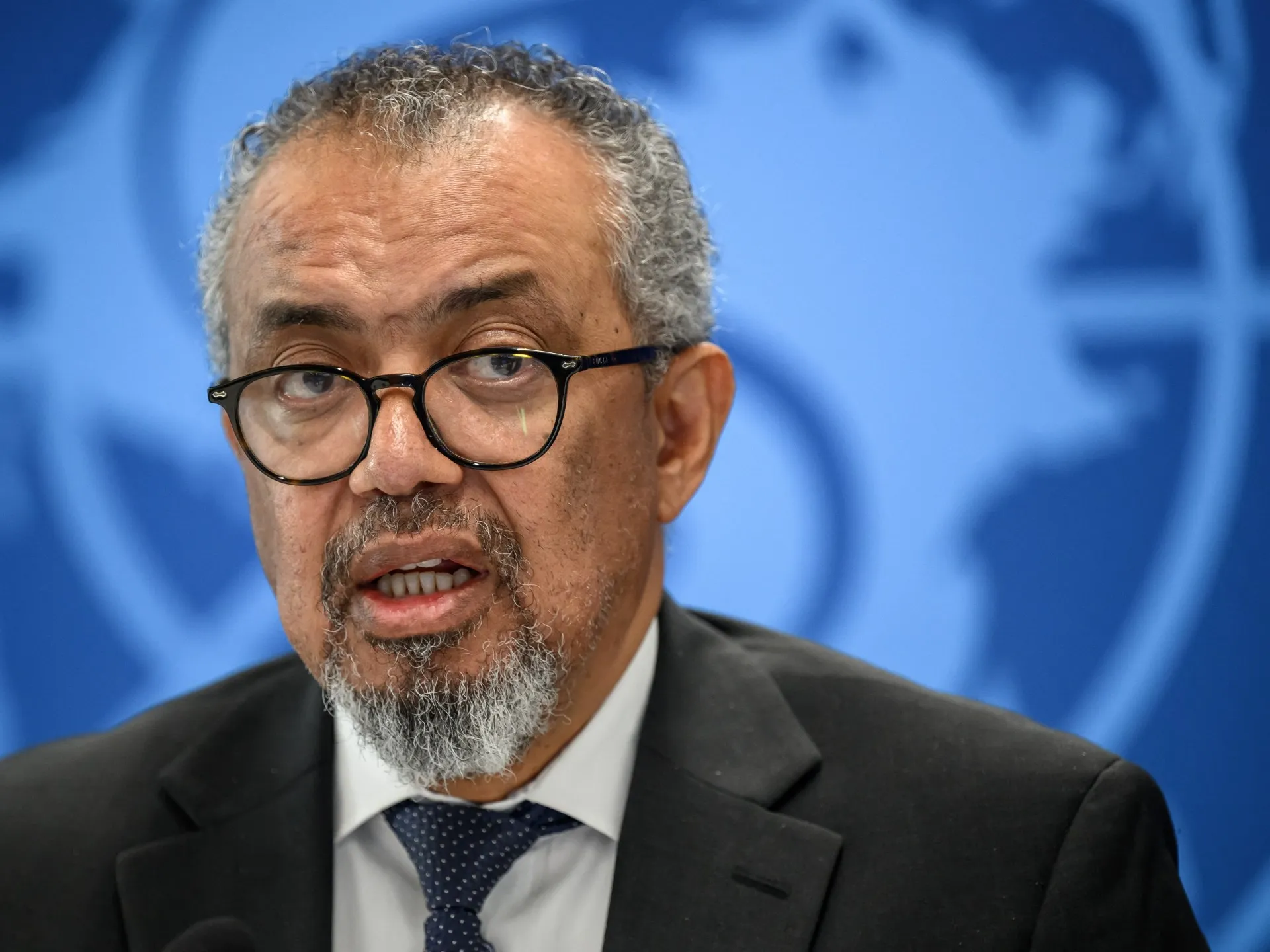 Ebola face ravagii în Republica Democratică Congo și Uganda: 600 de cazuri suspecte, 139 de decese, avertizează OMS