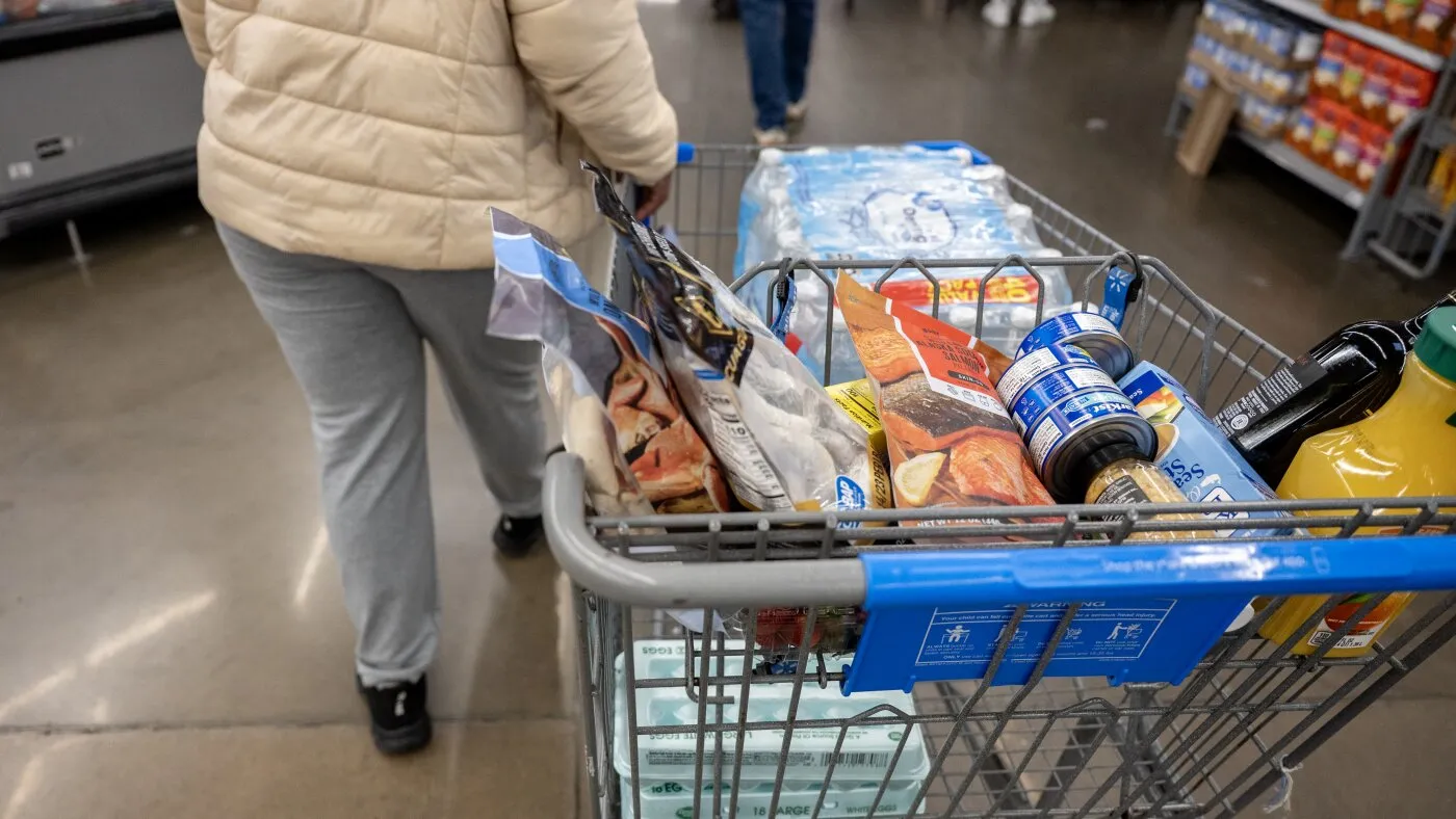 Walmart plănuiește reduceri de prețuri folosind rambursările de tarife, pe măsură ce cumpărătorii devin tot mai precauți