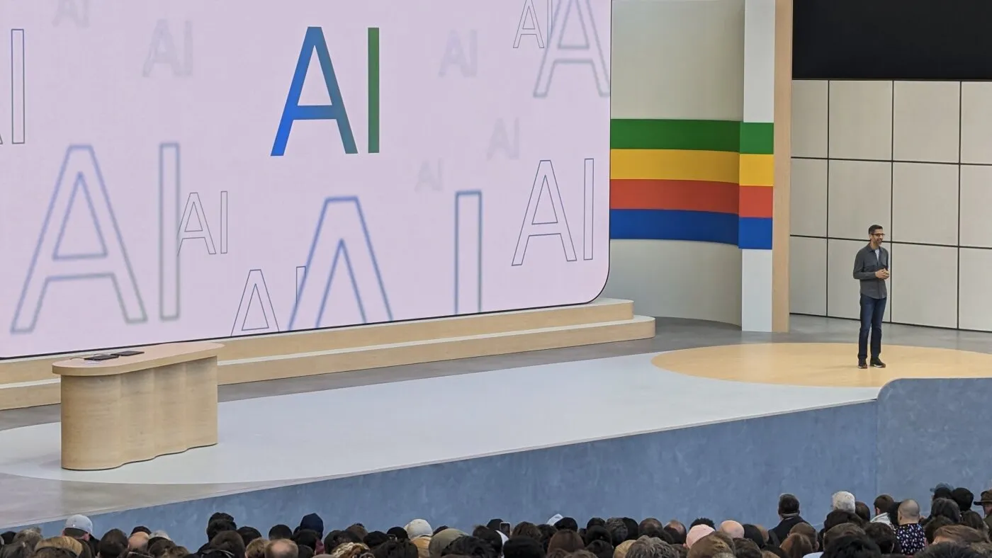 Întrebi AI-ul sau cauți pe Google? Gigantul tech face o schimbare majoră în celebra sa cutie de căutare