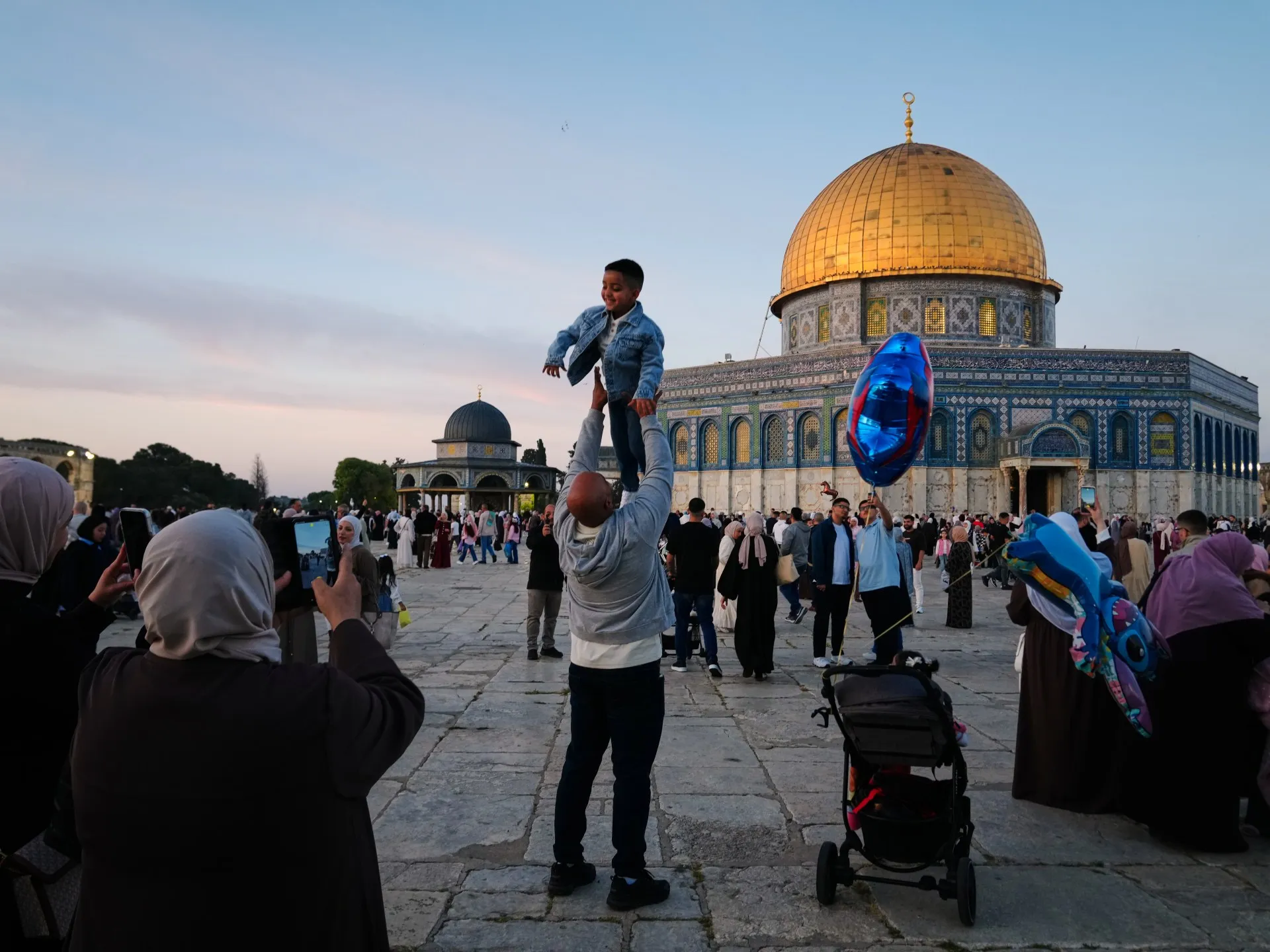 Musulmanii din întreaga lume sărbătoresc Eid al-Adha, Festivalul Sacrificiului