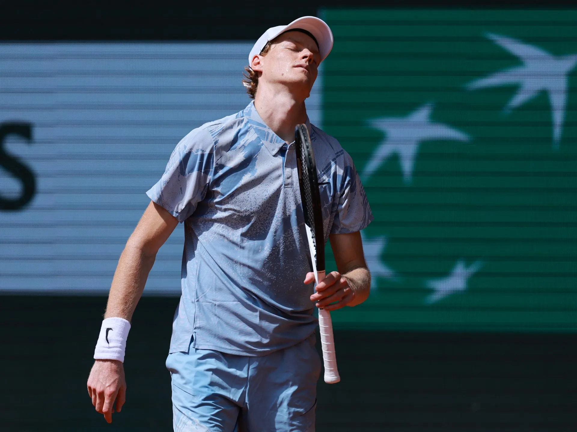 Șoc la Roland Garros: Sinner, eliminat de Cerundolo după ce a condus cu 2-0 la seturi