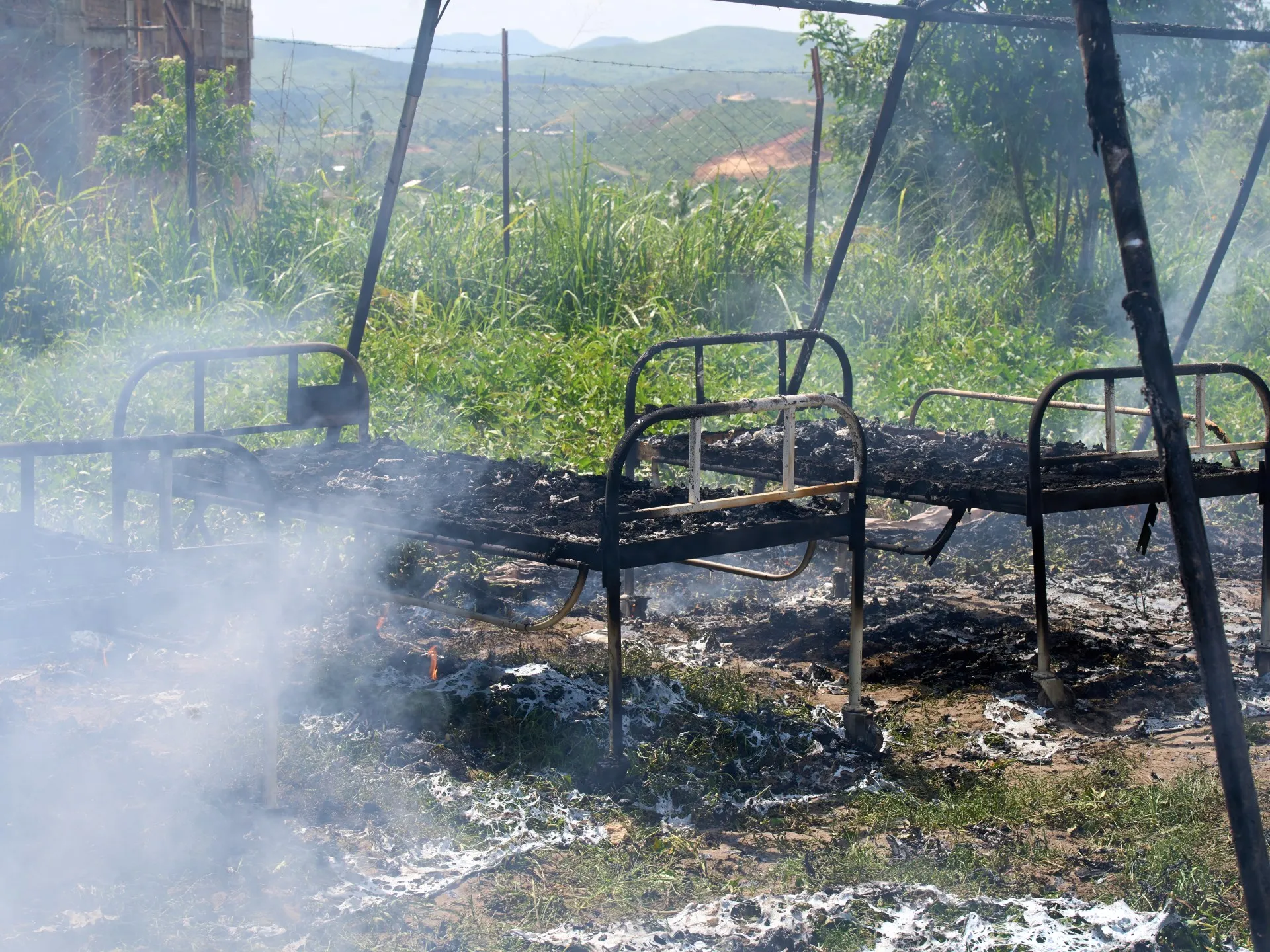 Centrul de tratament Ebola reconstruit după ce a fost incendiat de protestatari în Republica Democratică Congo