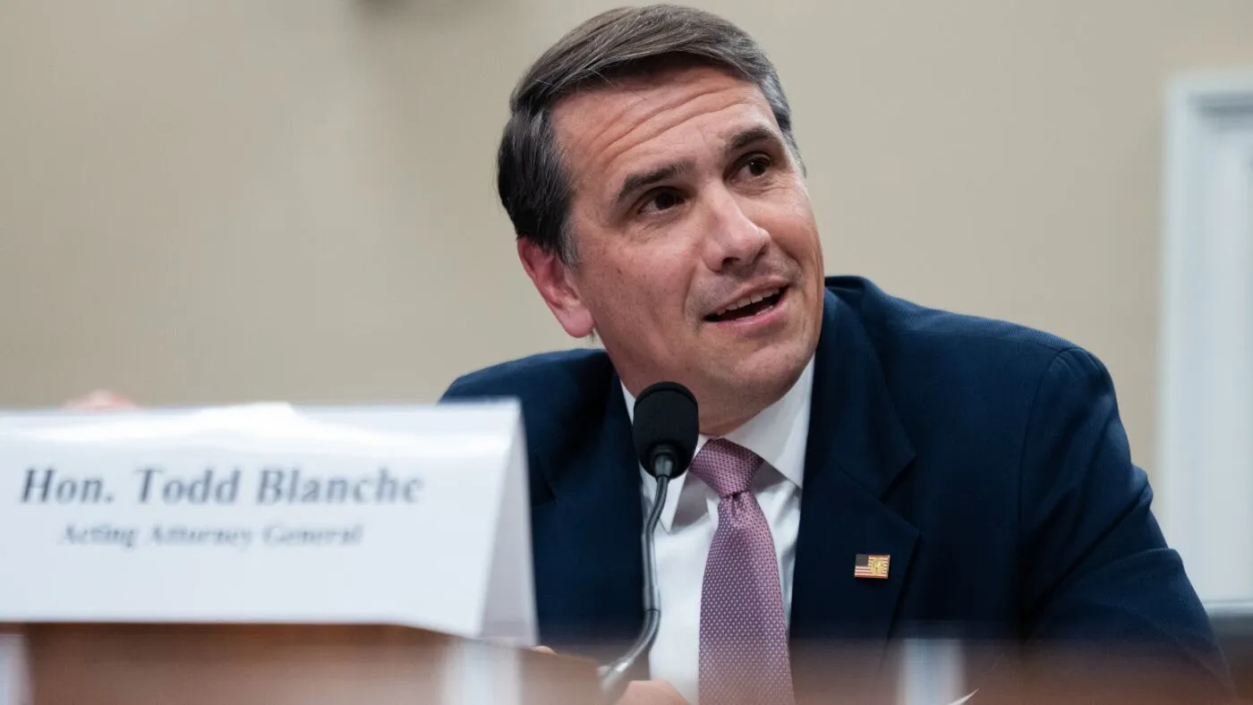 Trump anunță nominalizarea lui Todd Blanche pentru funcția de procuror general