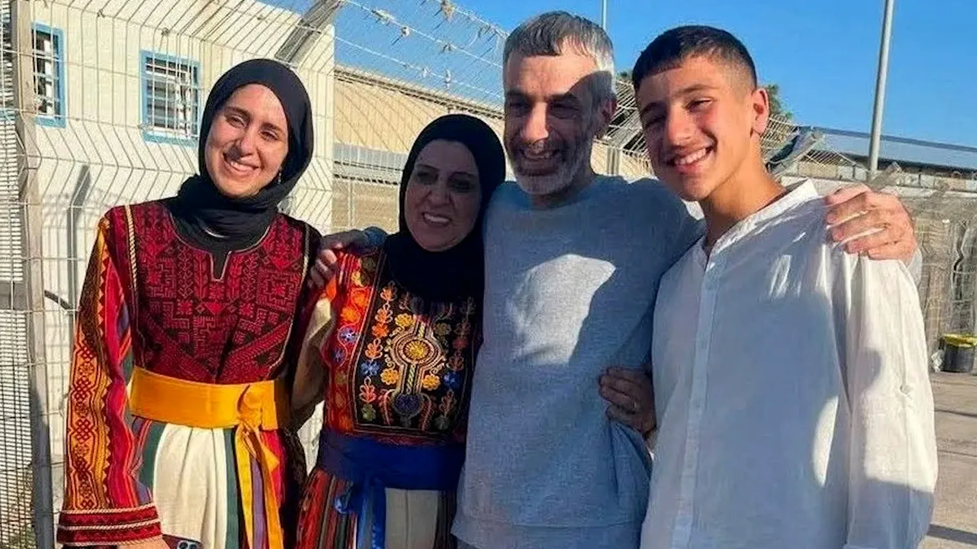 Deținut palestinian eliberat își întâlnește fiul conceput cu spermă de contrabandă