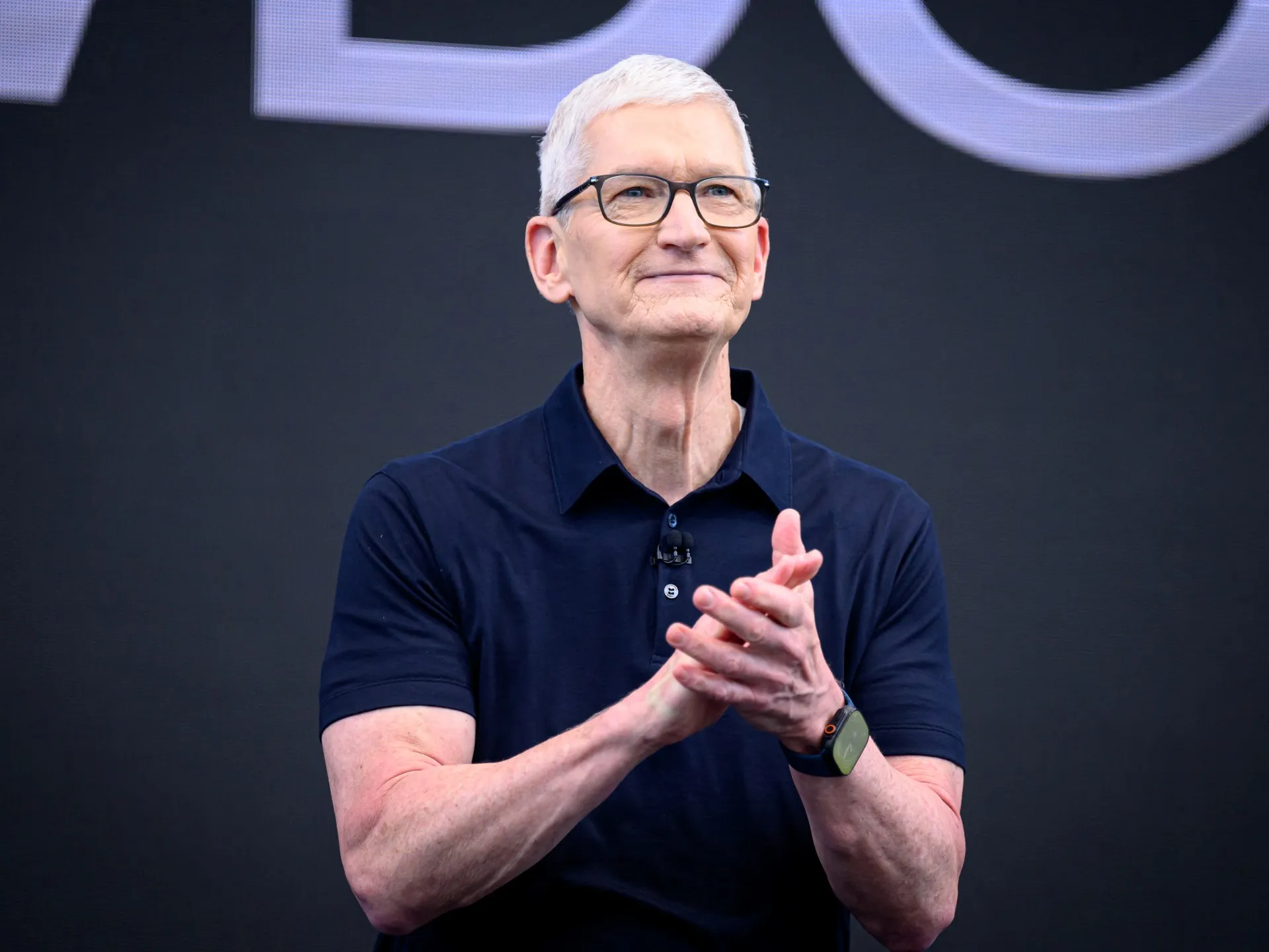 Șeful Apple avertizează: Creșterea prețurilor este „inevitabilă” din cauza boom-ului AI