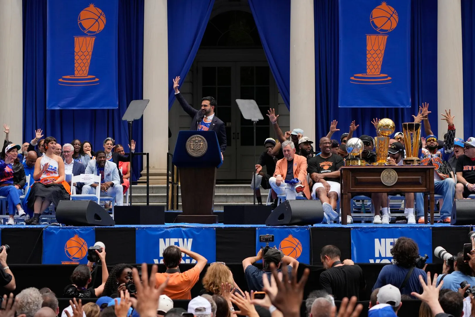 Mamdani oferă cheile orașului New York Knicks după titlul NBA