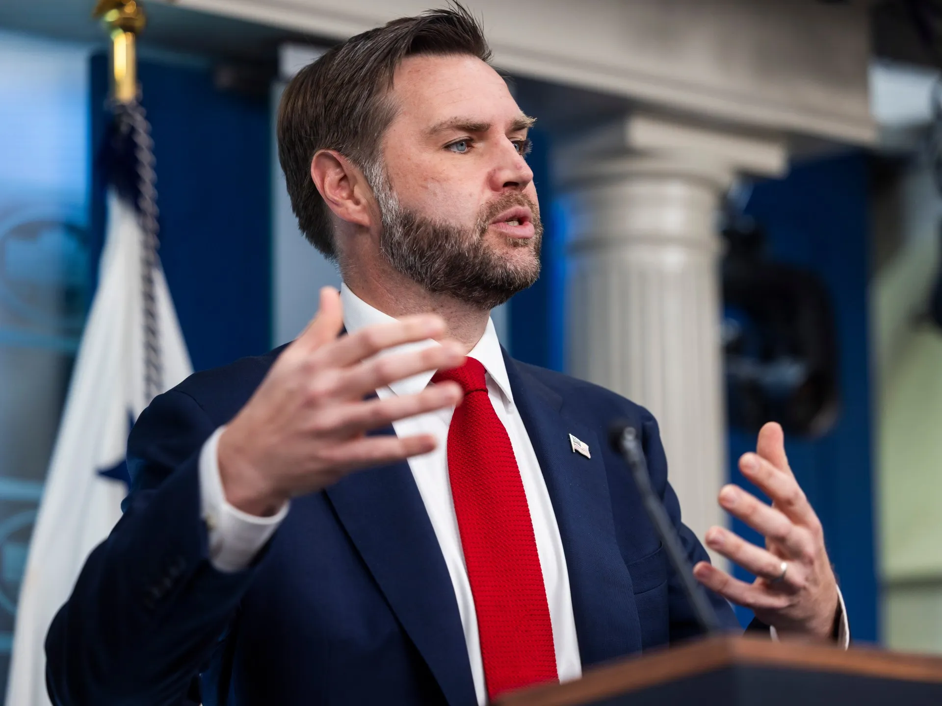 JD Vance apără acordul cu Iranul: SUA anunță ridicarea blocadei navale și începe perioada de negociere de 60 de zile