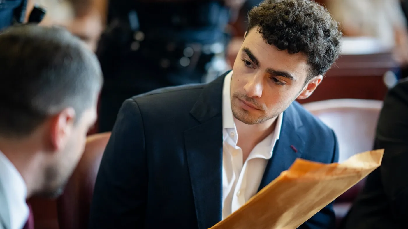 Avocații lui Luigi Mangione renunță la planurile pentru o apărare psihiatrică: o întorsătură dramatică în cazul crimei CEO-ului