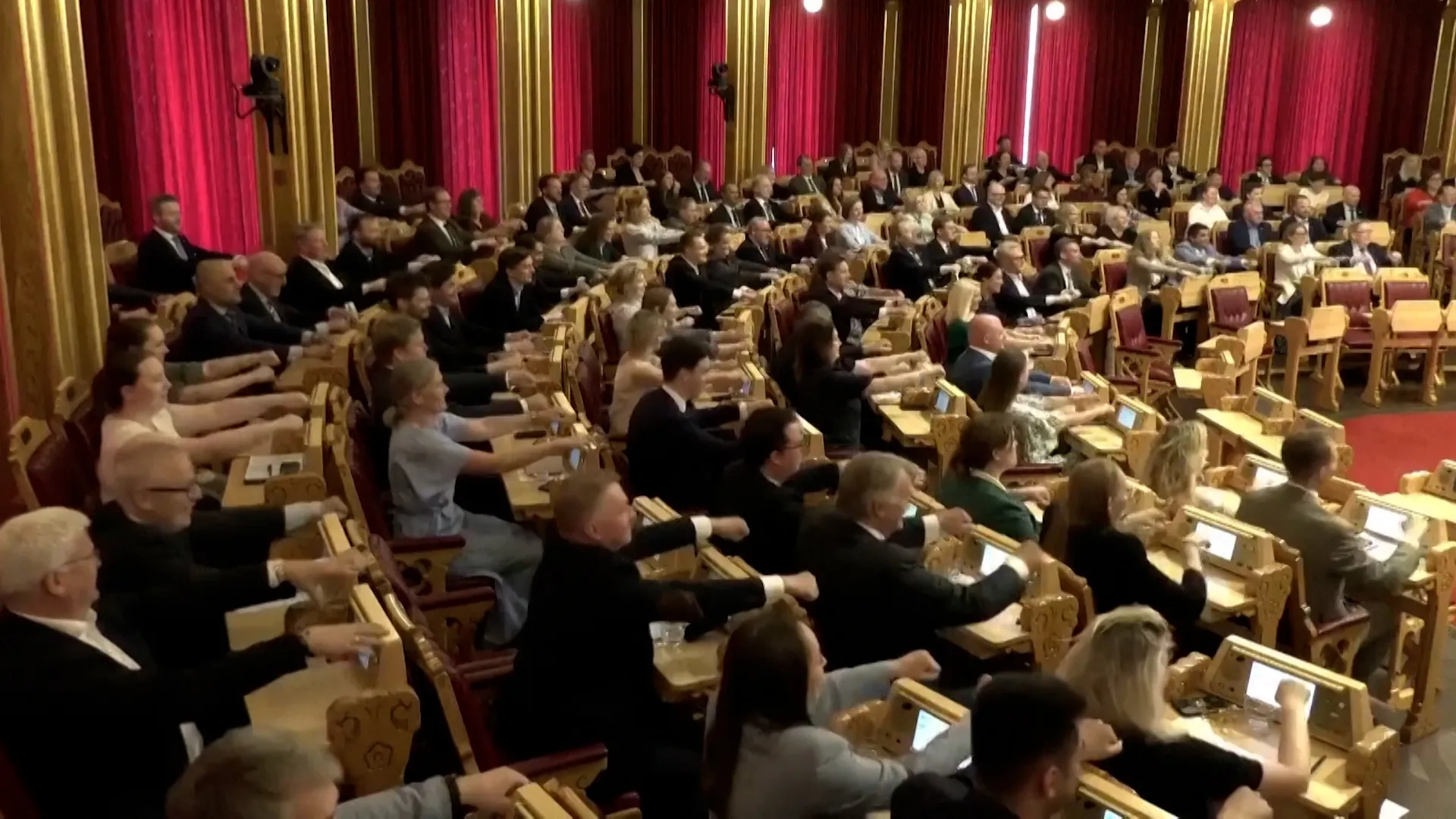 Parlamentarii norvegieni au întrerupt ședința pentru a face „Viking Row” – noul trend viral de la Cupa Mondială 2026