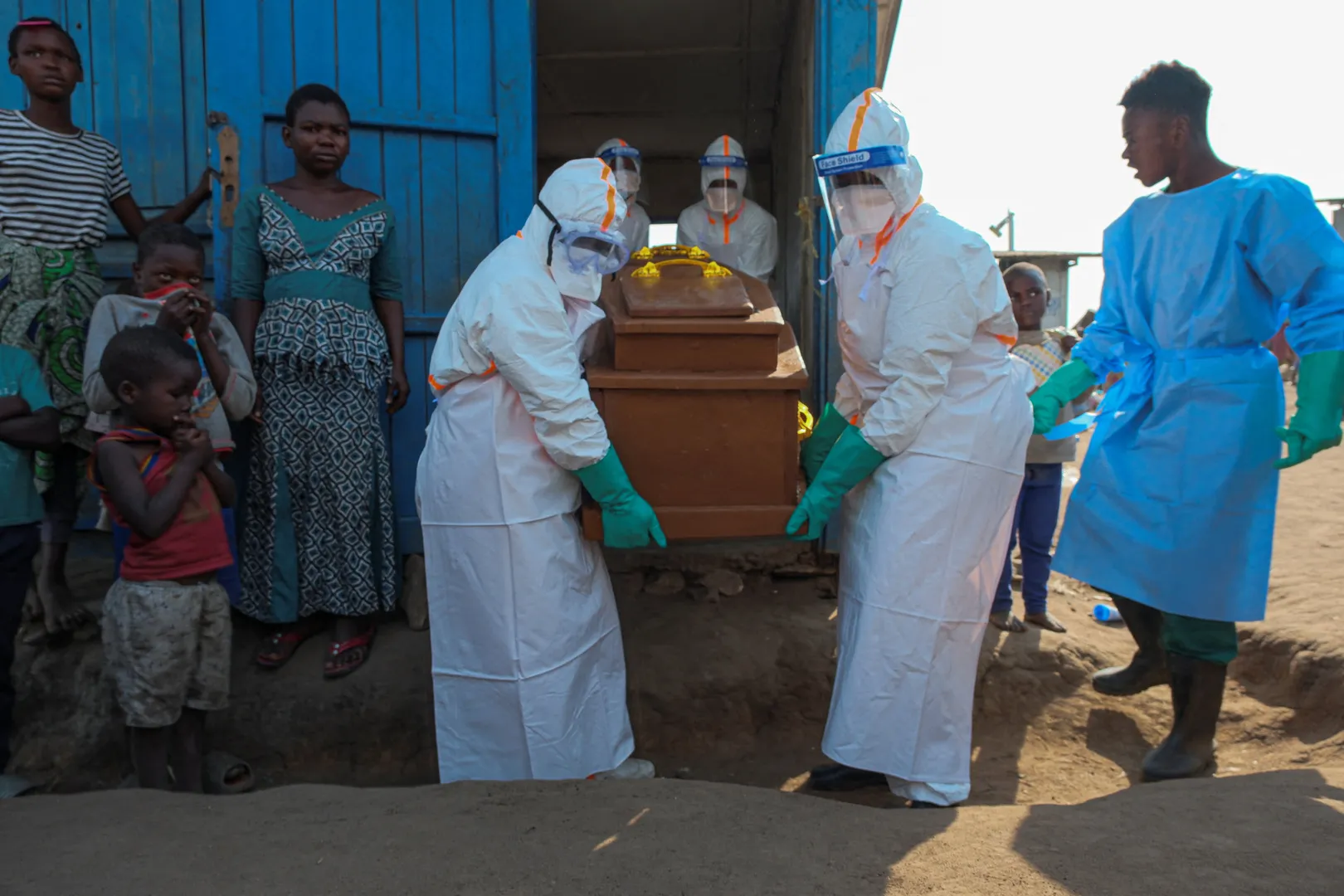 30 de morți într-un lagăr de refugiați din RDC, pe fondul amenințării Ebola