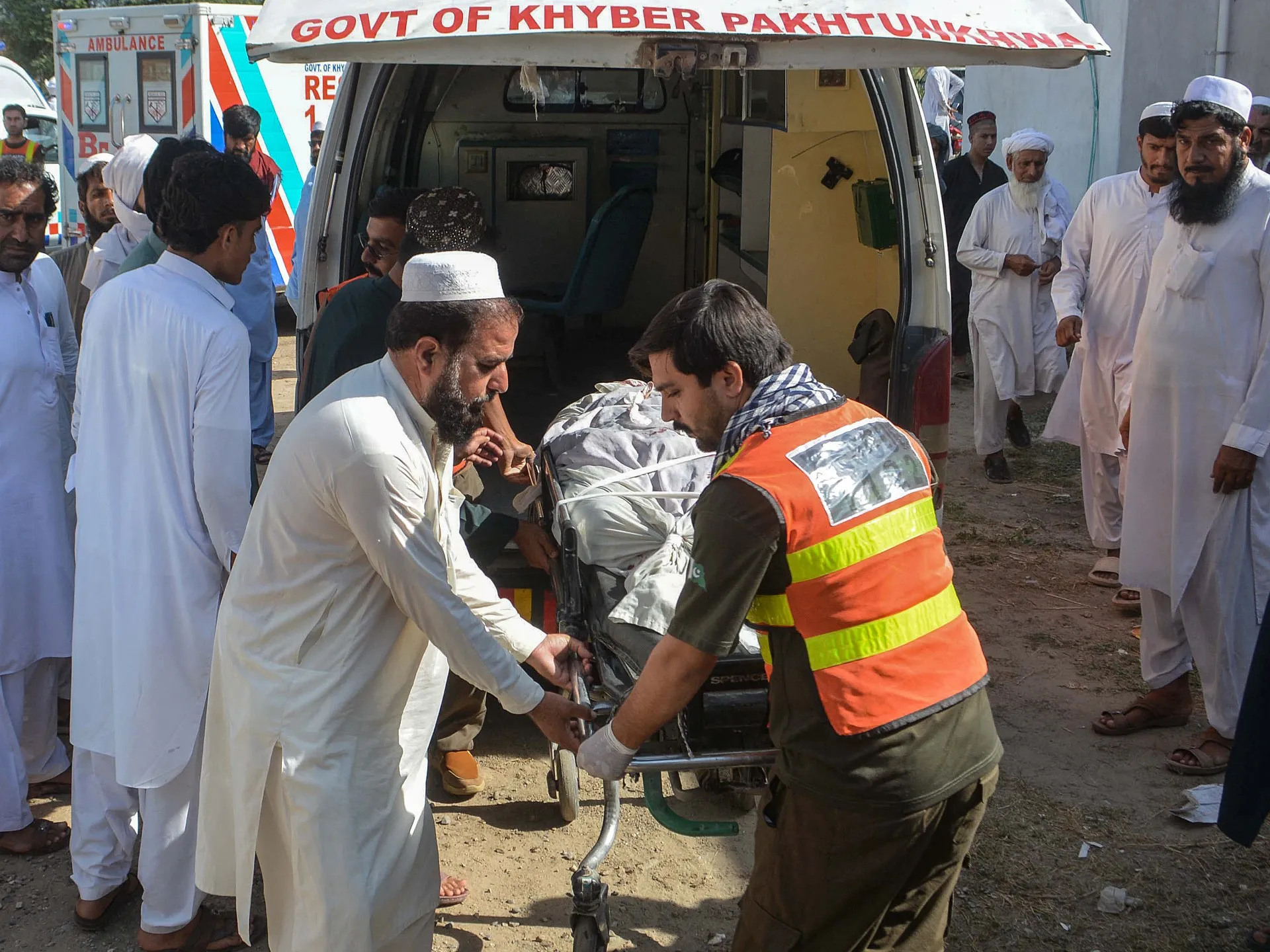Două bombe artizanale ucig cel puțin șapte persoane în nord-vestul Pakistanului