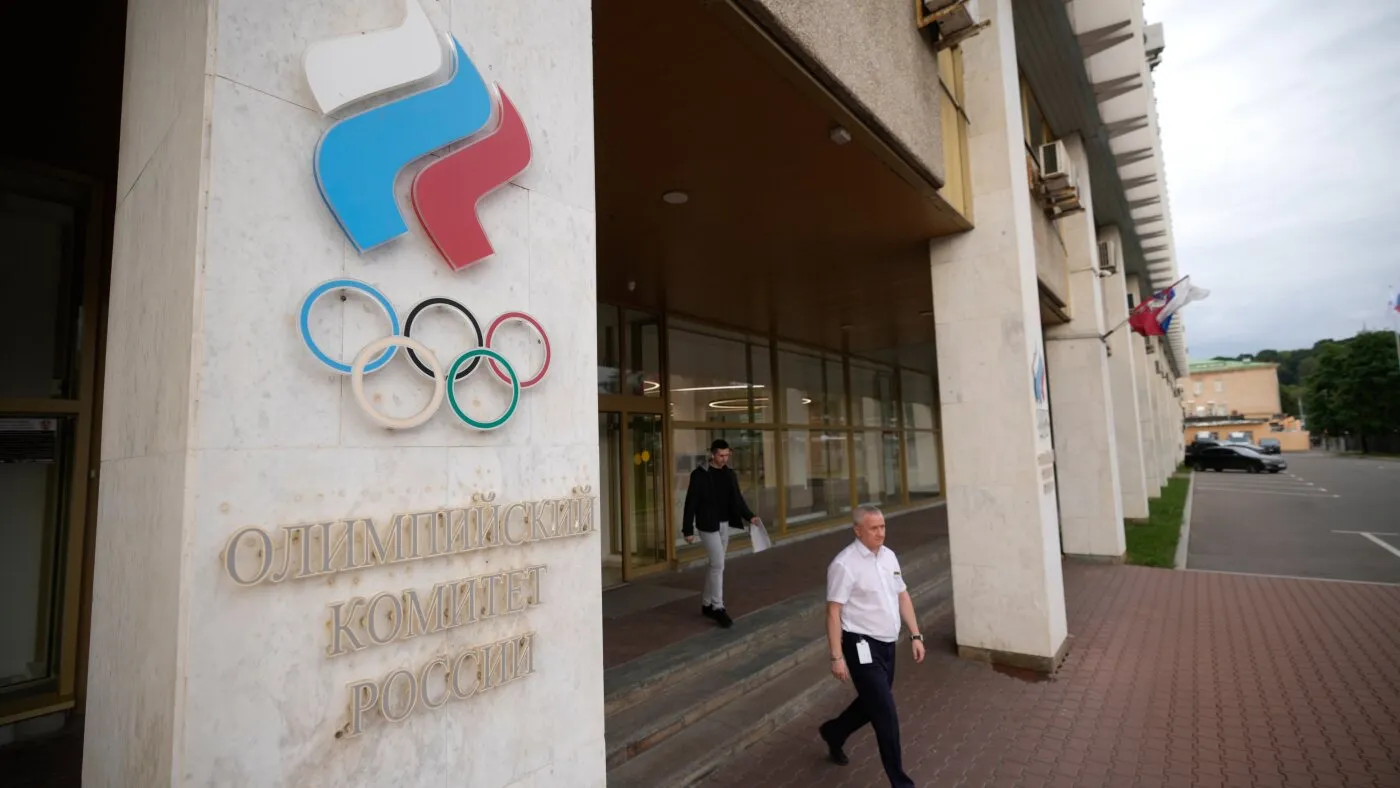CIO deschide calea pentru revenirea sportivilor ruși la competițiile olimpice