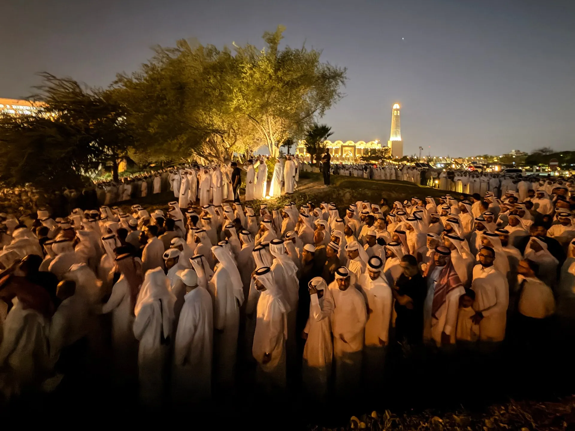 Rugăciuni funerare pentru fostul emir al Qatarului, șeicul Hamad bin Khalifa Al Thani, la Doha