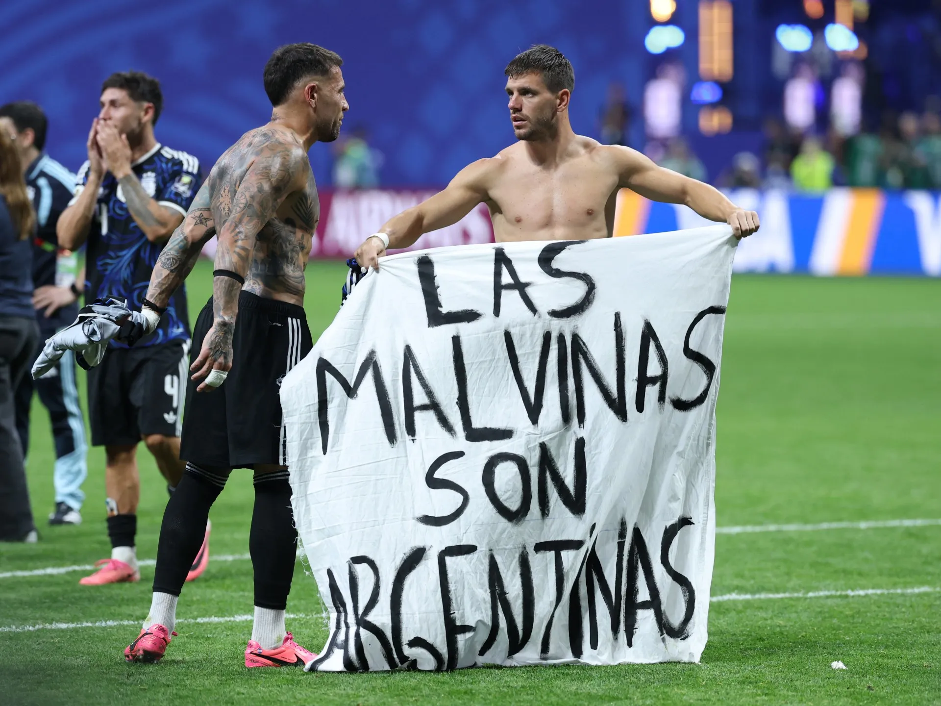 „Insulele Falkland sunt argentiniene”: Sărbătorile pentru victoria Angliei readuc la viață răni vechi