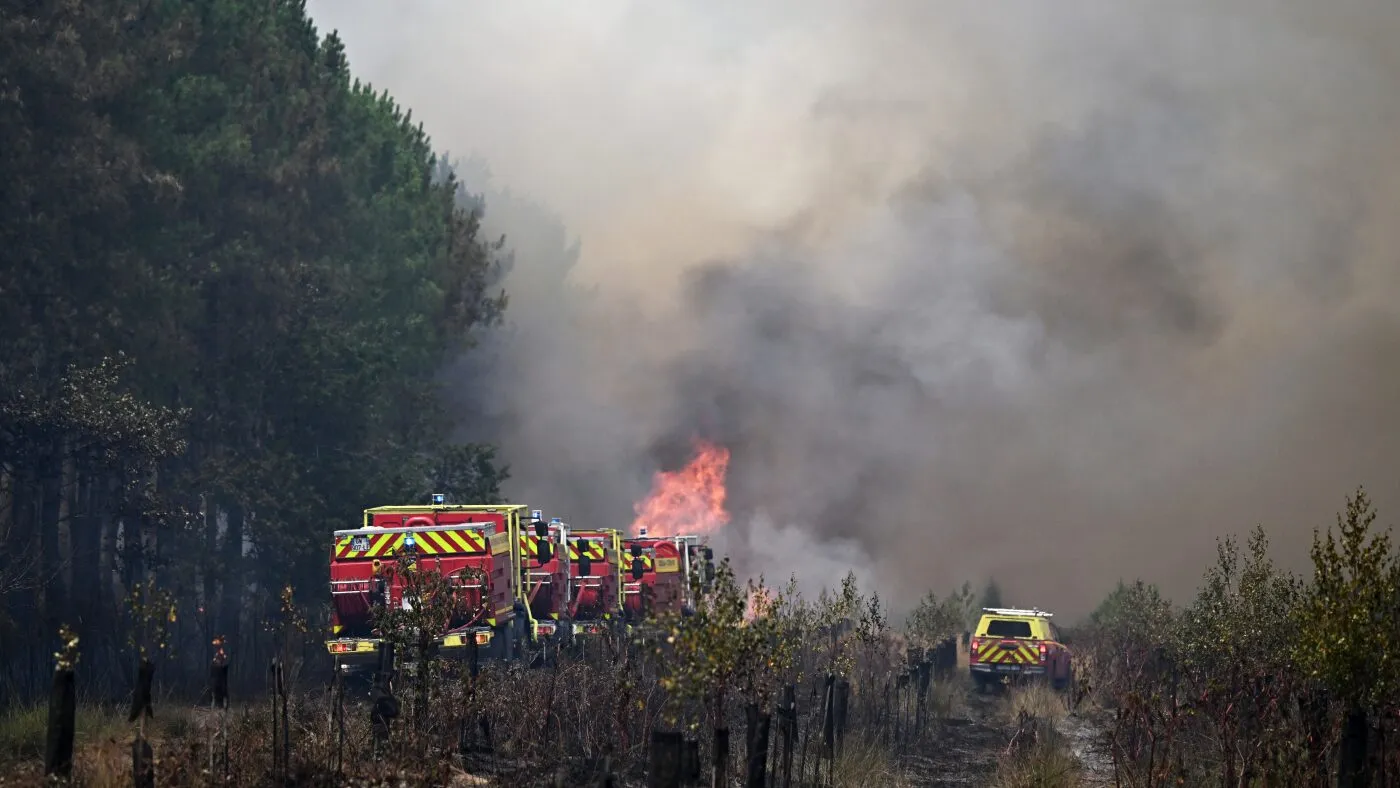 Incendii de proporții în Franța și Spania: Pompierii se luptă cu flăcările înaintea unui nou val de căldură