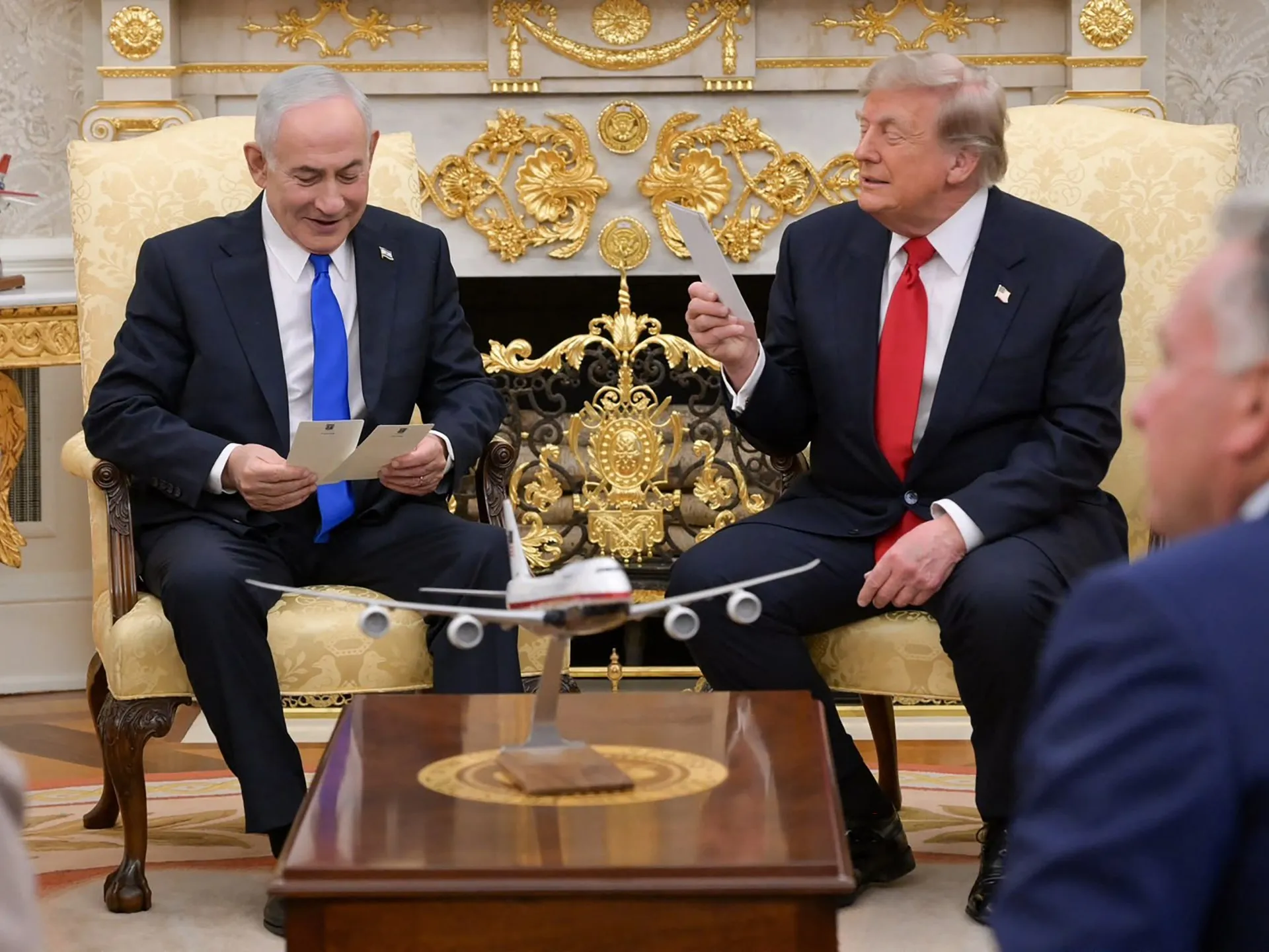 Iran atacă bazele americane din Orientul Mijlociu în timp ce Trump se întâlnește cu Netanyahu