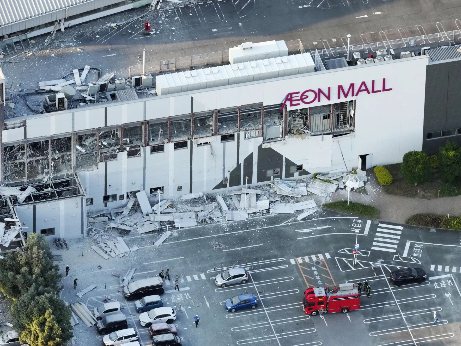 „Ca o cenușă vulcanică”: În interiorul mall-ului Aeon după cutremurul din Japonia