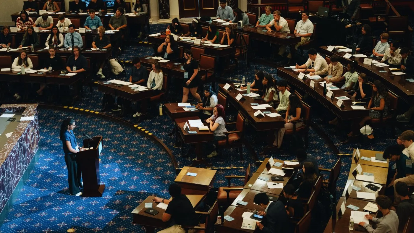Cum 98 de adolescenți au scris regulile pentru Inteligența Artificială în școli, în locul Congresului american