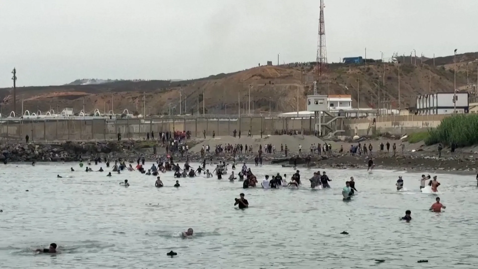 Spania: Valul de migranți din Ceuta, o „încălcare a integrității teritoriale”
