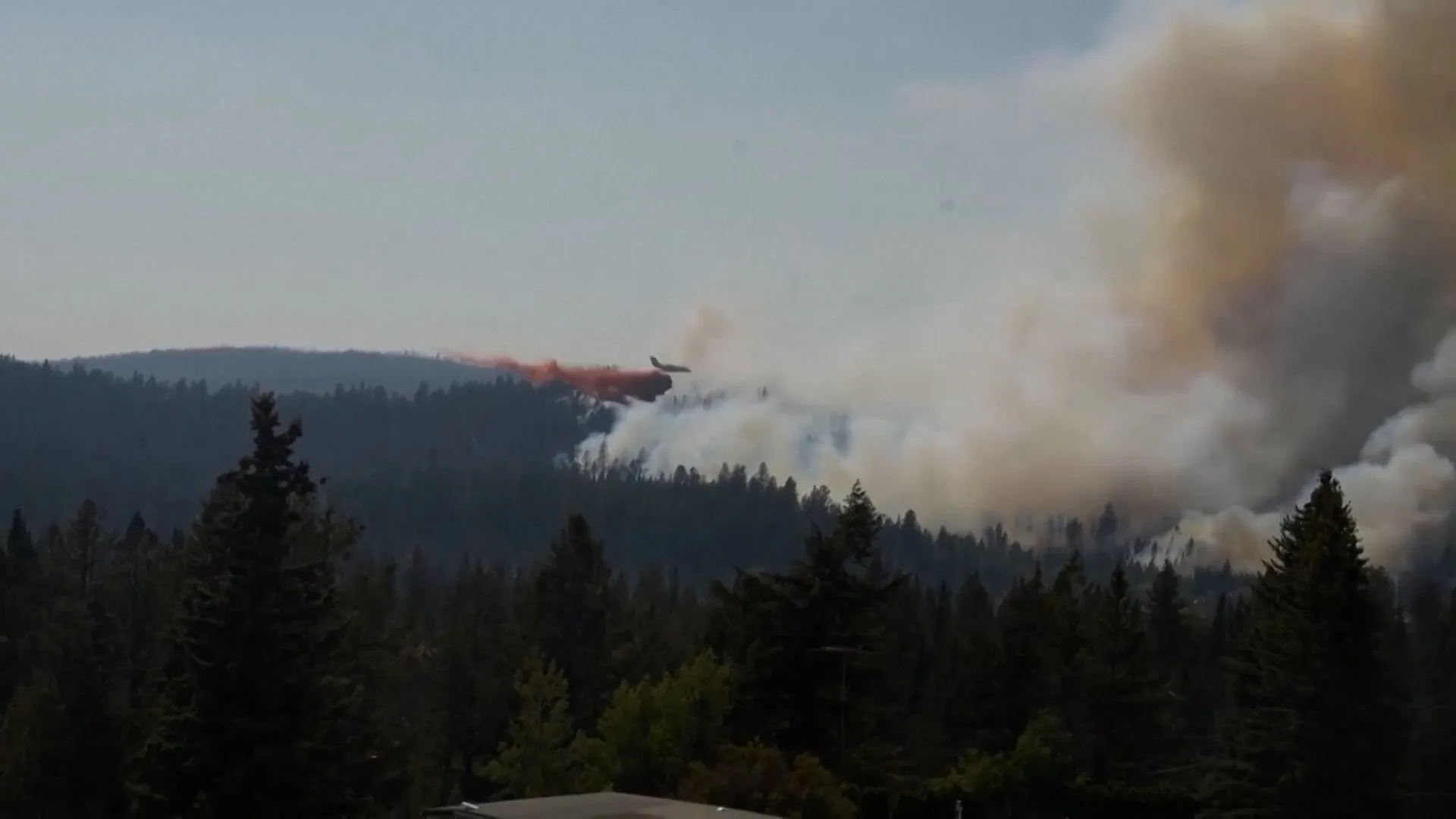 Incendii de proporții în Pacific Northwest: evacuări masive și avertismente ONU privind căldura globală