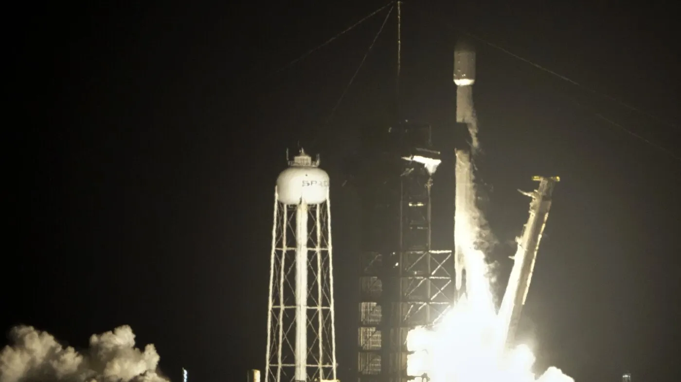 O bucată dintr-o rachetă SpaceX Falcon 9 va lovi Luna cu viteză amețitoare