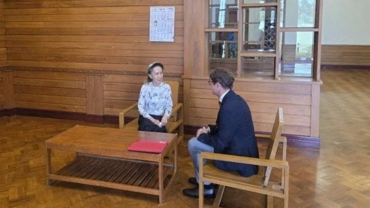 Aung San Suu Kyi, liderul detinut al Myanmarului, a primit prima vizită străină în cinci ani