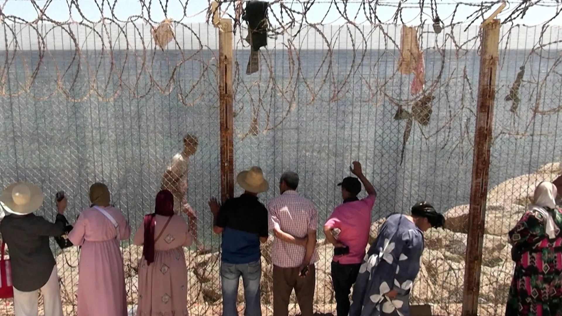 Căutări disperate după tragedia de la Ceuta: familii în doliu și migranți blocați